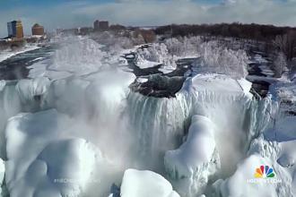 zamrzle-niagarske-vodopady.jpg
