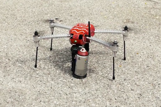 "Zlomyslný" dron Tyrone | Zdroj: video