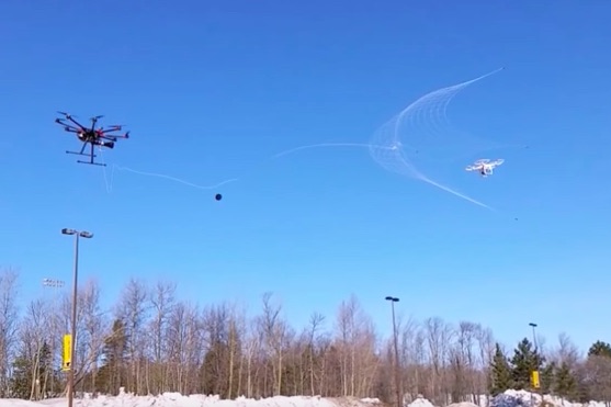 "Dron chytač" v akci | Zdroj: video